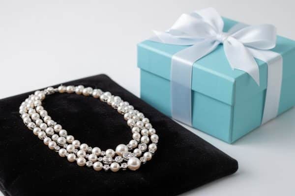 Colazione Da Tiffany Il Collier Di Audrey